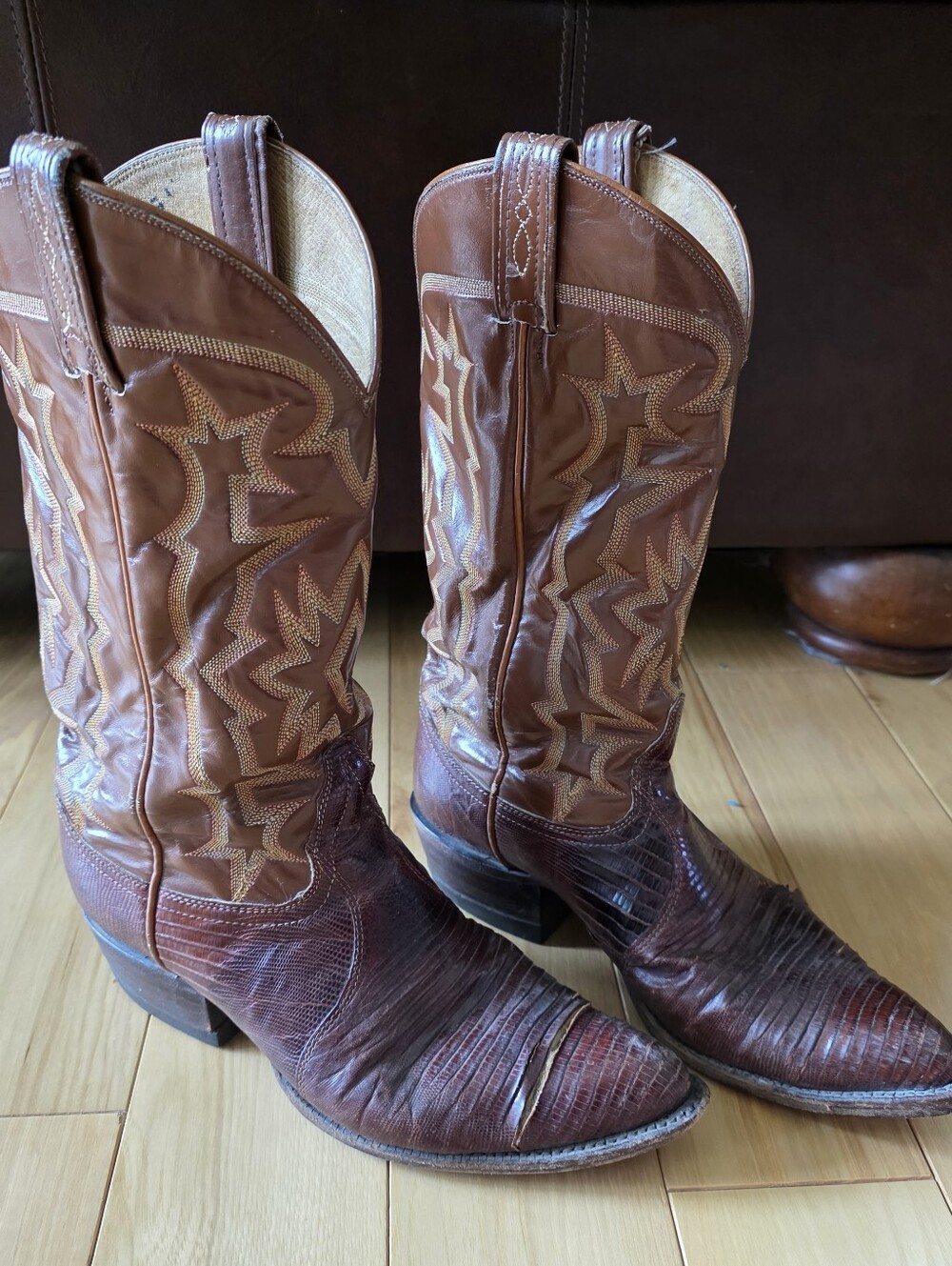 Salvage/As-Is/Craft Tony Lama Size 8 Cowboy Boots